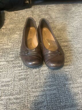 Dress shoes